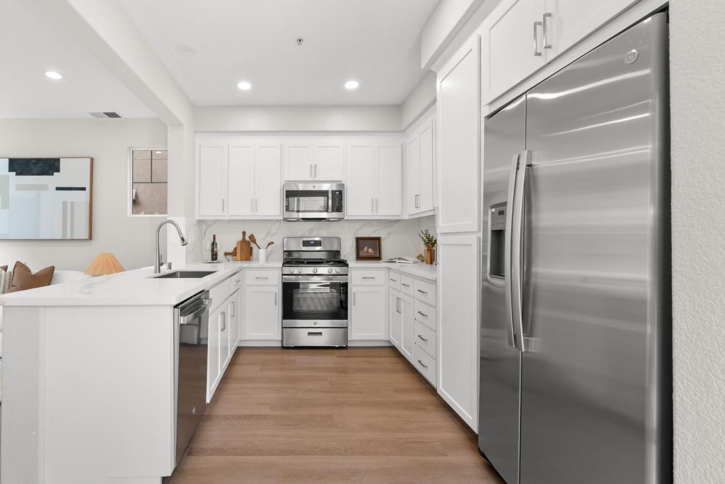 Detail Gallery Image 20 of 50 For 510 Sandlewood St, Menlo Park,  CA 94025 - 4 Beds | 3 Baths