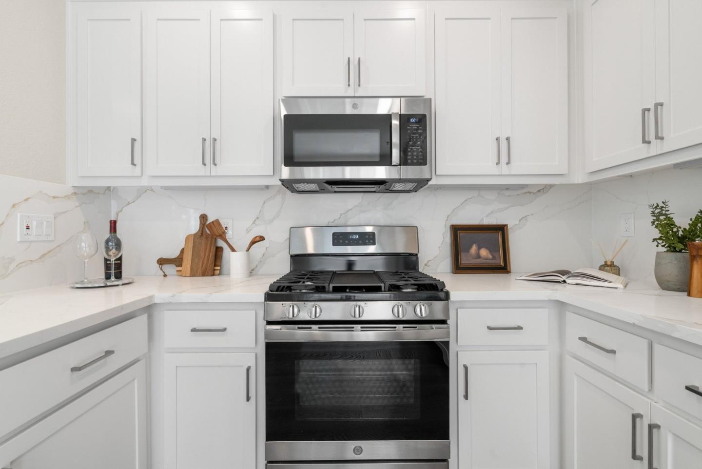 Detail Gallery Image 24 of 50 For 510 Sandlewood St, Menlo Park,  CA 94025 - 4 Beds | 3 Baths