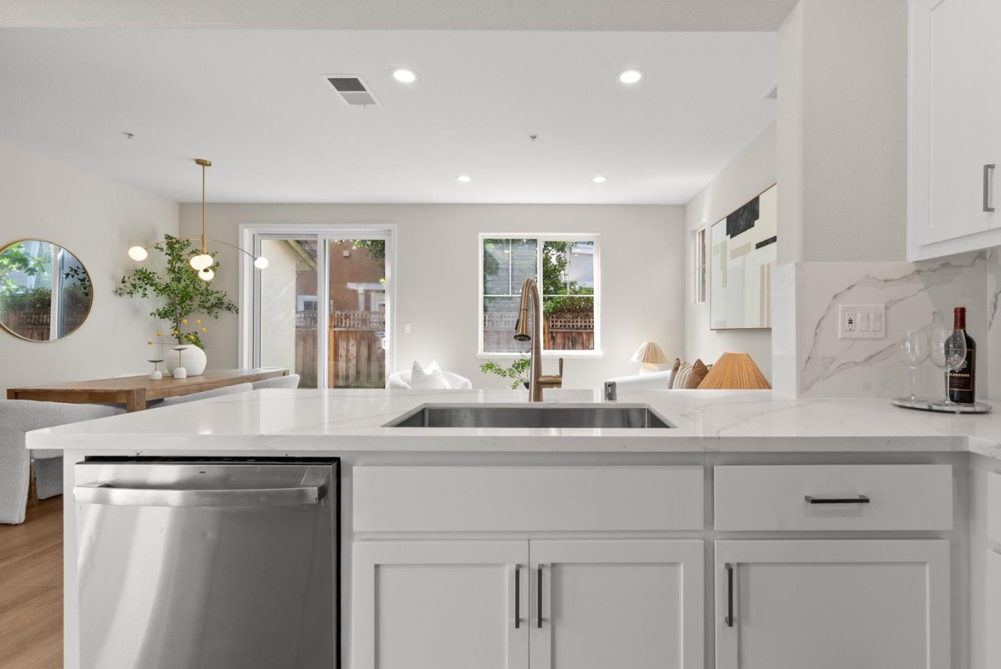 Detail Gallery Image 25 of 50 For 510 Sandlewood St, Menlo Park,  CA 94025 - 4 Beds | 3 Baths