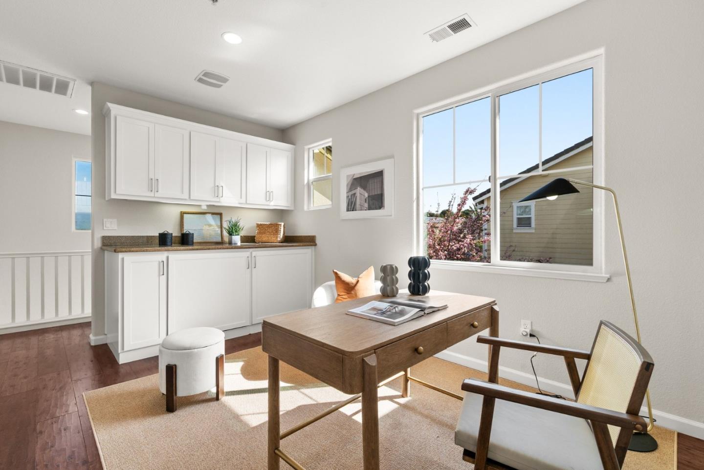 Detail Gallery Image 32 of 50 For 510 Sandlewood St, Menlo Park,  CA 94025 - 4 Beds | 3 Baths