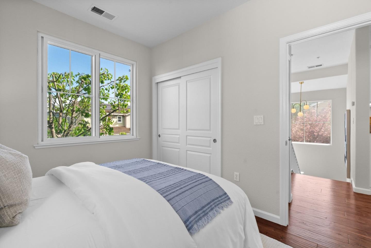 Detail Gallery Image 40 of 50 For 510 Sandlewood St, Menlo Park,  CA 94025 - 4 Beds | 3 Baths