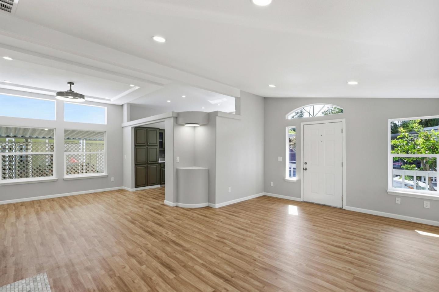 Detail Gallery Image 4 of 26 For 444 Whispering Pines Dr #36,  Scotts Valley,  CA 95066 - 3 Beds | 2 Baths