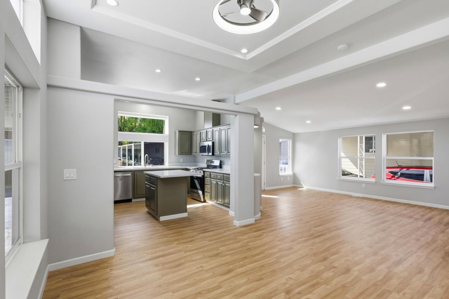 Detail Gallery Image 8 of 26 For 444 Whispering Pines Dr #36,  Scotts Valley,  CA 95066 - 3 Beds | 2 Baths