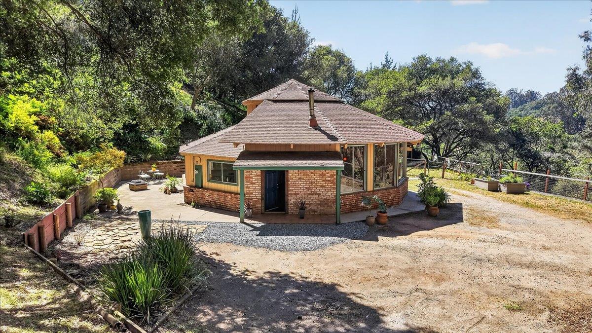 Detail Gallery Image 14 of 35 For 575 Snyder Ave, Aromas,  CA 95004 - 3 Beds | 2 Baths