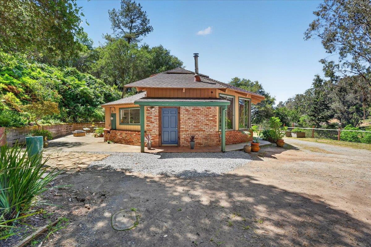 Detail Gallery Image 3 of 35 For 575 Snyder Ave, Aromas,  CA 95004 - 3 Beds | 2 Baths