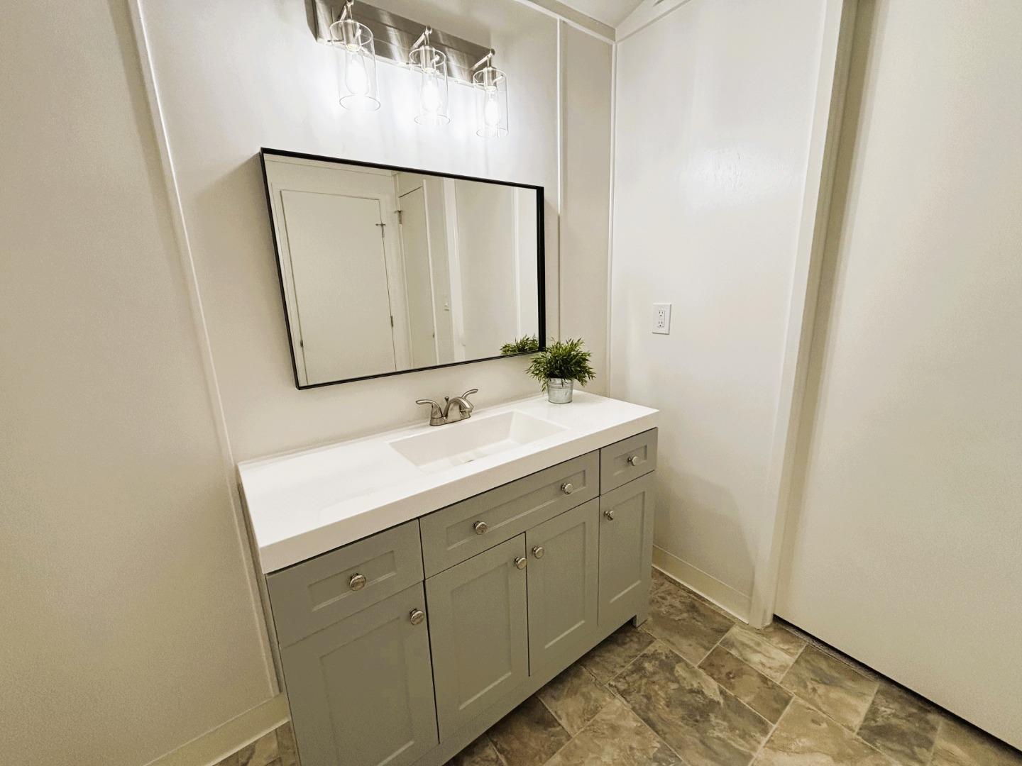 Detail Gallery Image 14 of 22 For 391 Millpond Dr #391,  San Jose,  CA 95125 - 2 Beds | 2 Baths