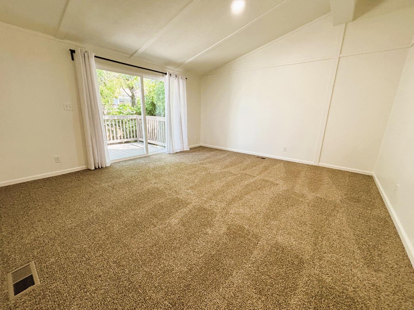 Detail Gallery Image 16 of 22 For 391 Millpond Dr #391,  San Jose,  CA 95125 - 2 Beds | 2 Baths