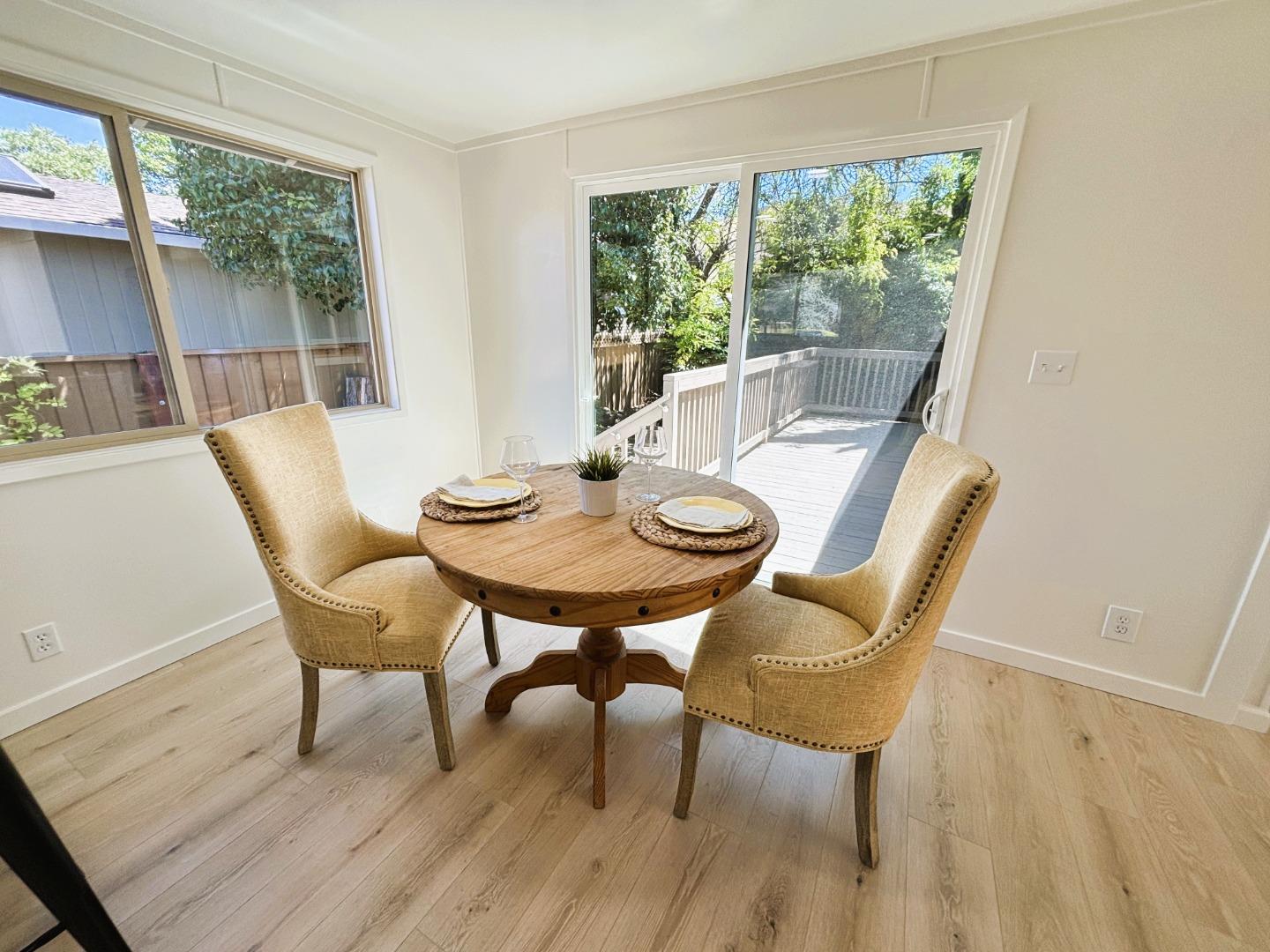 Detail Gallery Image 8 of 22 For 391 Millpond Dr #391,  San Jose,  CA 95125 - 2 Beds | 2 Baths