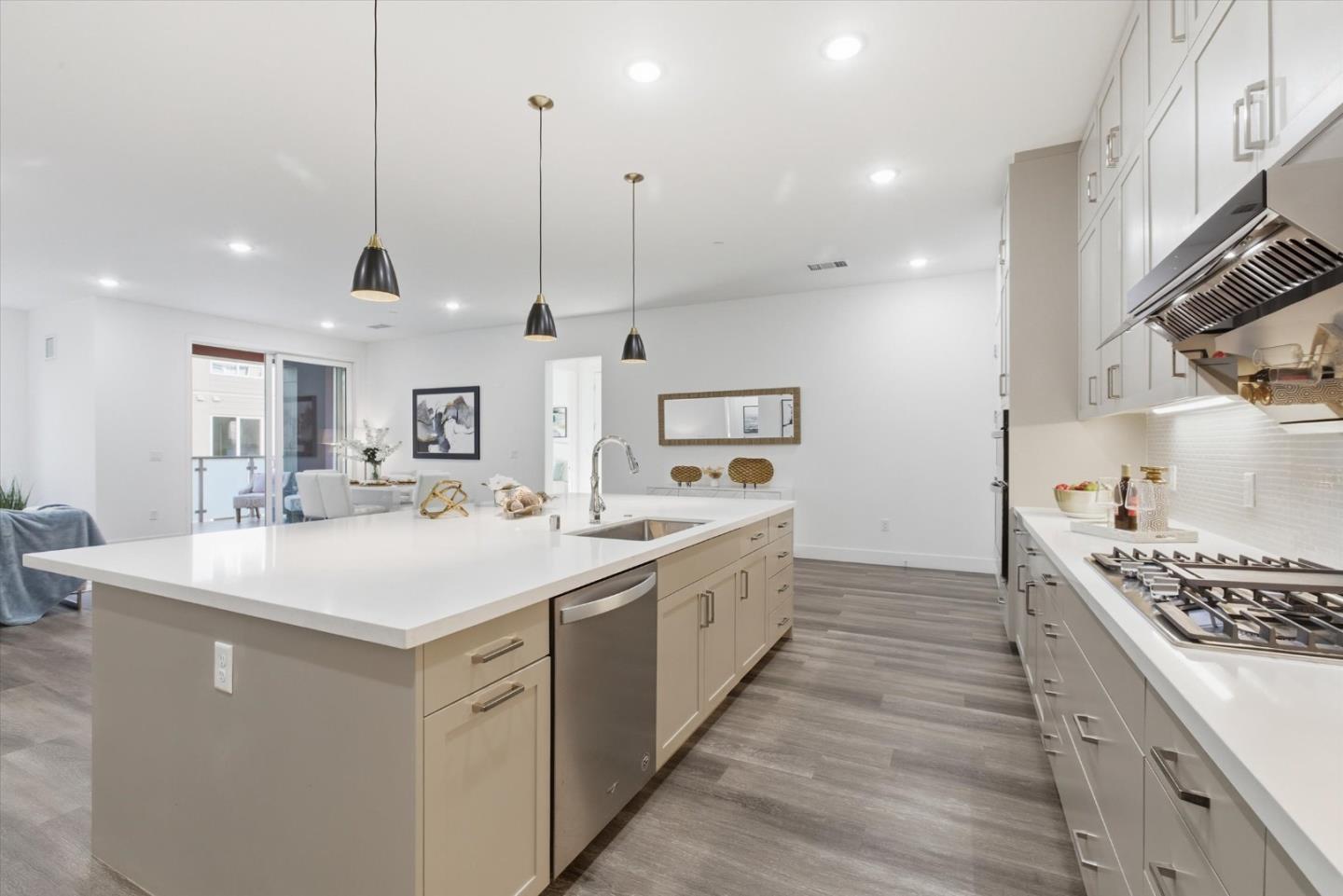 Detail Gallery Image 8 of 90 For 2358 Velocity Cmn #206,  Fremont,  CA 94539 - 2 Beds | 2 Baths