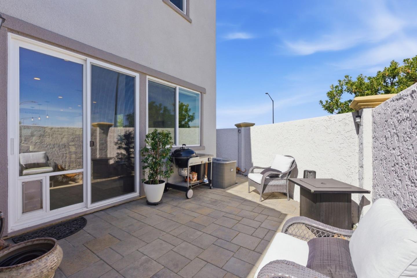 Detail Gallery Image 13 of 31 For 1325 Hernandez Way, Gilroy,  CA 95020 - 4 Beds | 3 Baths