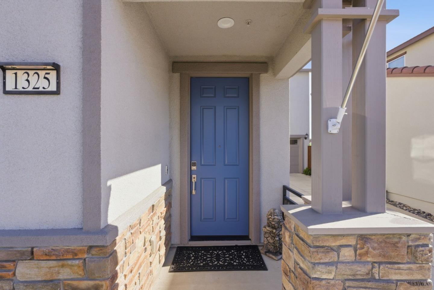 Detail Gallery Image 3 of 31 For 1325 Hernandez Way, Gilroy,  CA 95020 - 4 Beds | 3 Baths