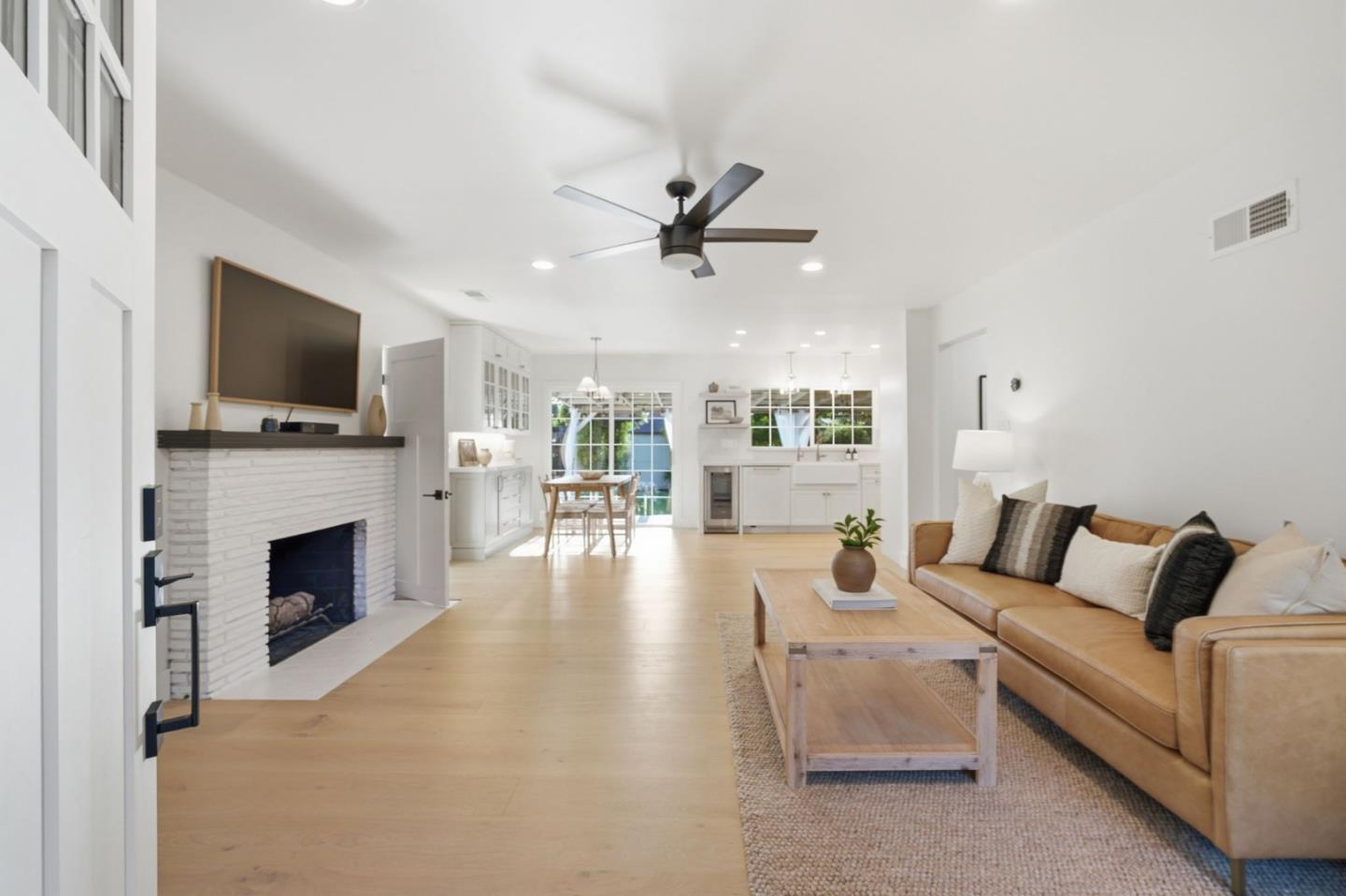 Detail Gallery Image 7 of 46 For 7561 Miller Ave, Gilroy,  CA 95020 - 5 Beds | 3 Baths