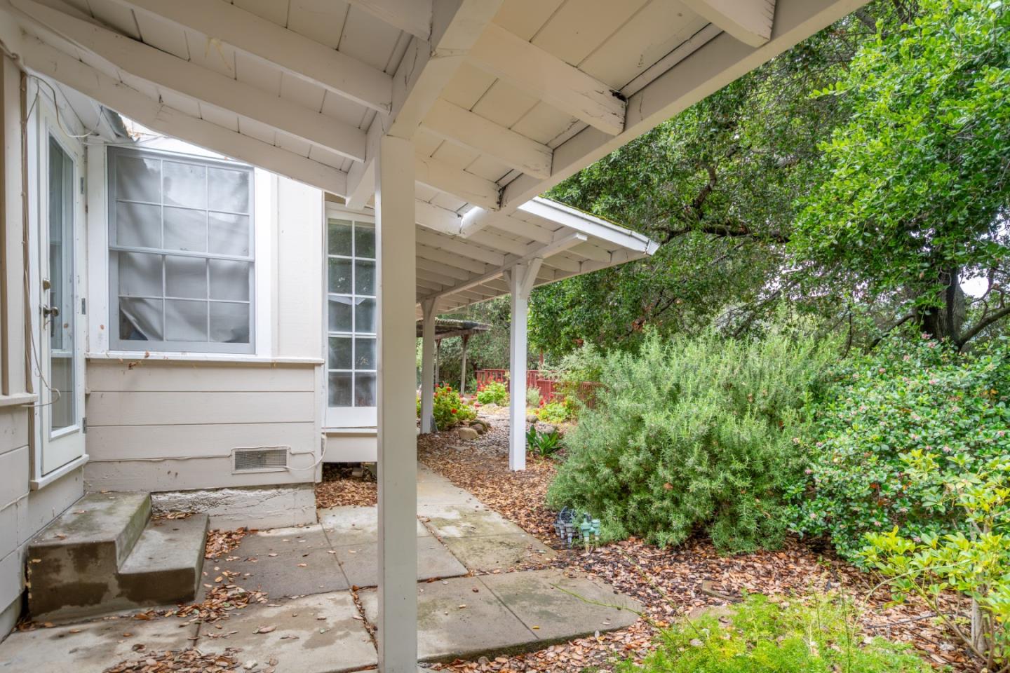 Detail Gallery Image 12 of 23 For 18627 Ambleside Ln, Saratoga,  CA 95070 - 4 Beds | 2 Baths