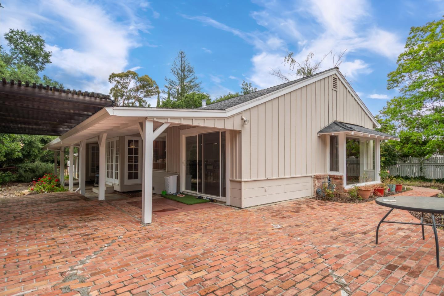 Detail Gallery Image 14 of 23 For 18627 Ambleside Ln, Saratoga,  CA 95070 - 4 Beds | 2 Baths