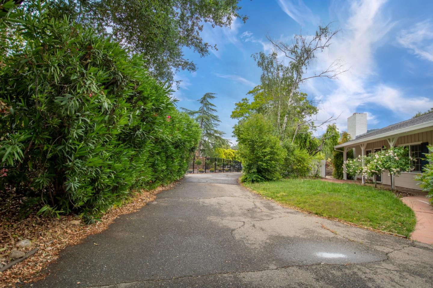 Detail Gallery Image 21 of 23 For 18627 Ambleside Ln, Saratoga,  CA 95070 - 4 Beds | 2 Baths