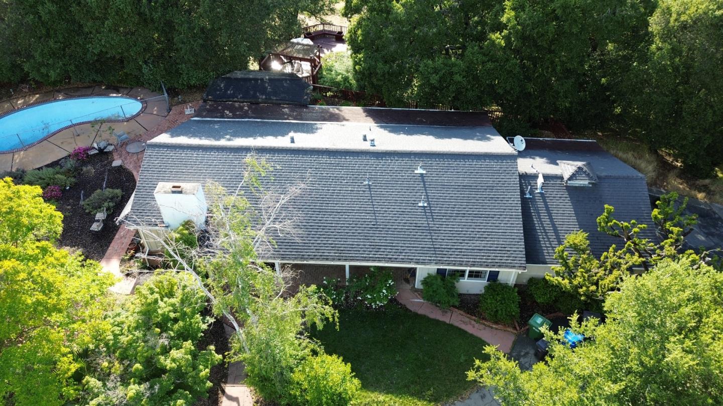 Detail Gallery Image 6 of 23 For 18627 Ambleside Ln, Saratoga,  CA 95070 - 4 Beds | 2 Baths