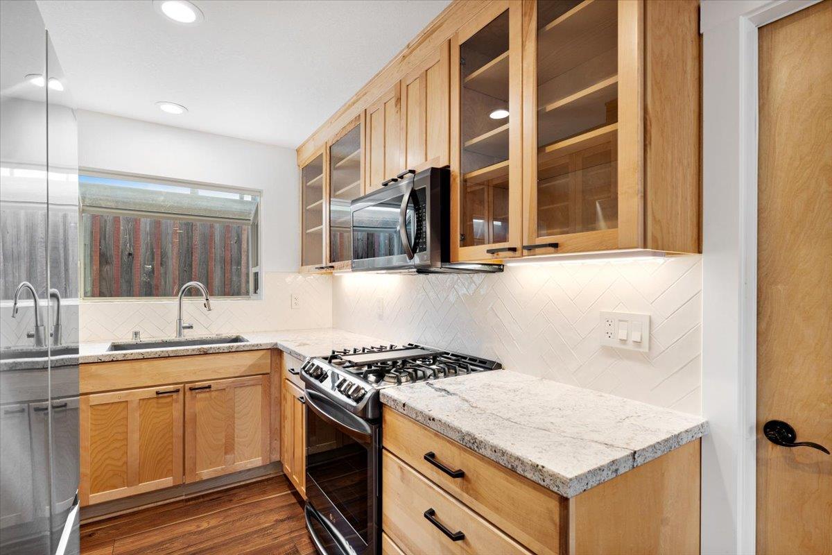 Detail Gallery Image 12 of 35 For 601 Cedar Dr, Watsonville,  CA 95076 - 3 Beds | 1/1 Baths