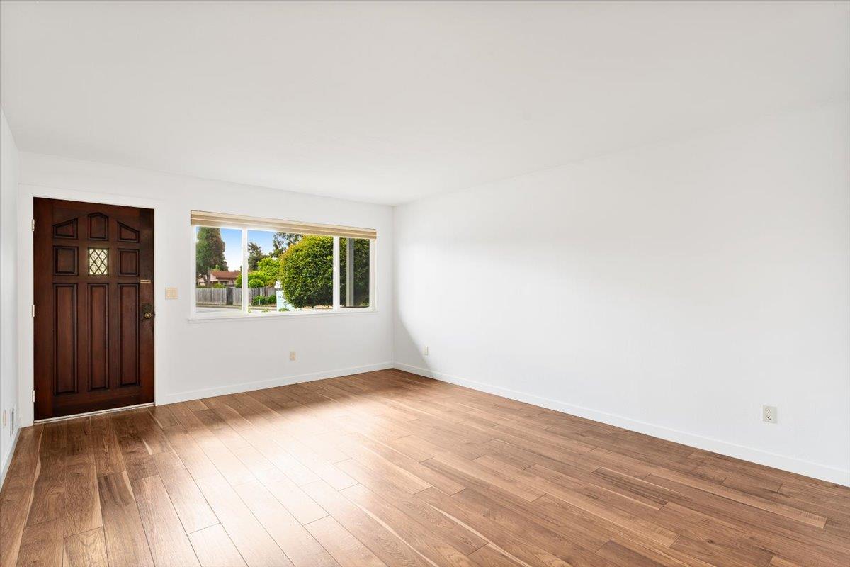 Detail Gallery Image 3 of 35 For 601 Cedar Dr, Watsonville,  CA 95076 - 3 Beds | 1/1 Baths