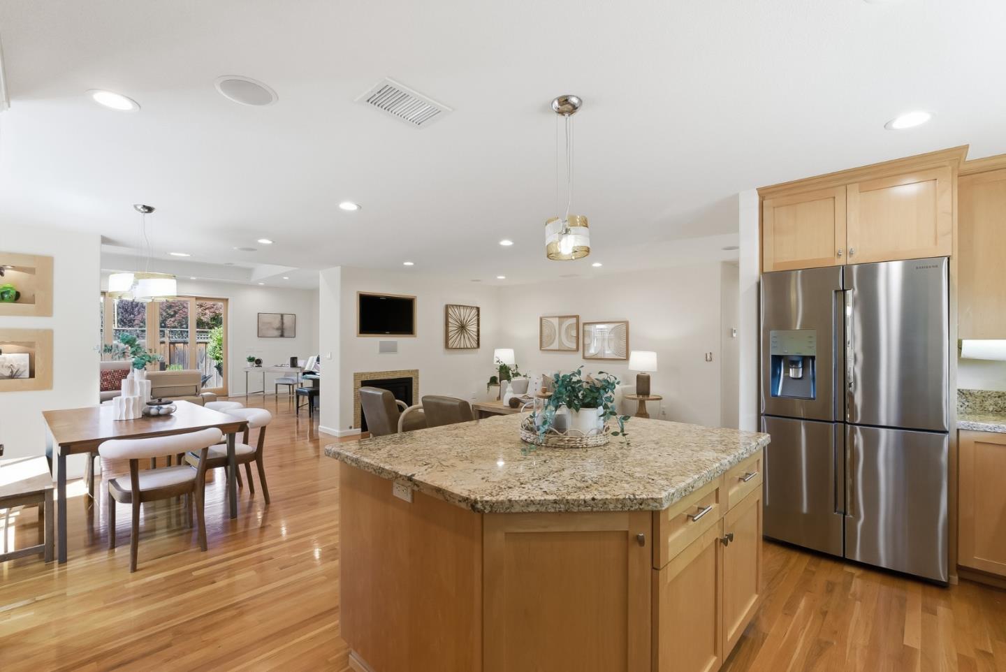 Detail Gallery Image 17 of 47 For 1095 Noriega Ave, Sunnyvale,  CA 94086 - 3 Beds | 2 Baths