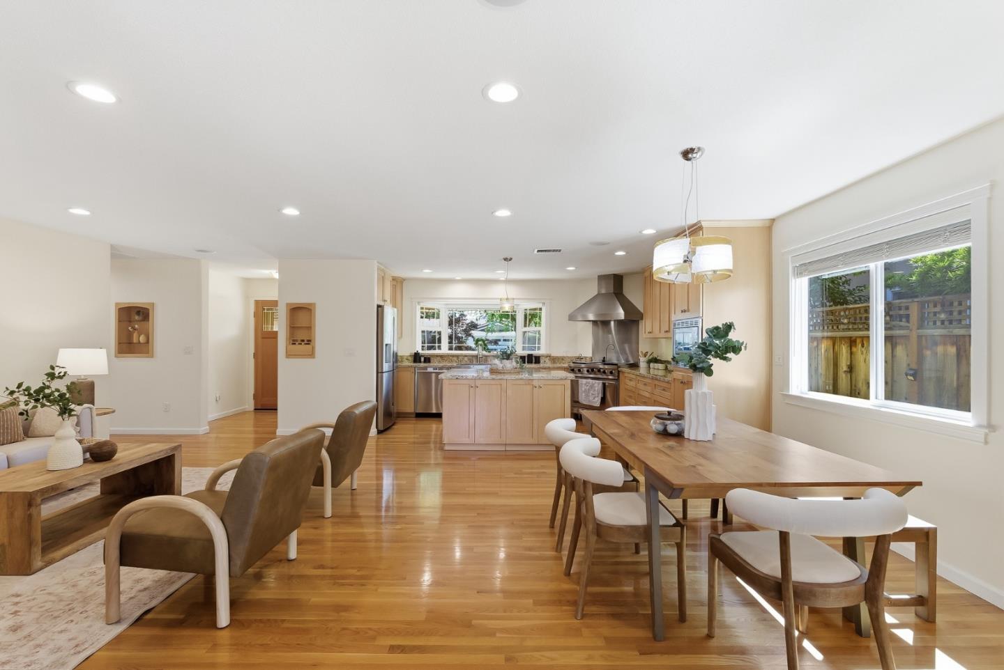 Detail Gallery Image 18 of 47 For 1095 Noriega Ave, Sunnyvale,  CA 94086 - 3 Beds | 2 Baths