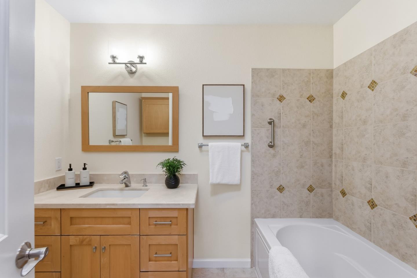 Detail Gallery Image 32 of 47 For 1095 Noriega Ave, Sunnyvale,  CA 94086 - 3 Beds | 2 Baths