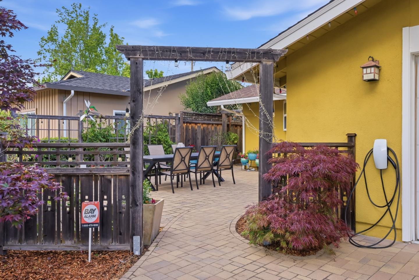 Detail Gallery Image 4 of 47 For 1095 Noriega Ave, Sunnyvale,  CA 94086 - 3 Beds | 2 Baths