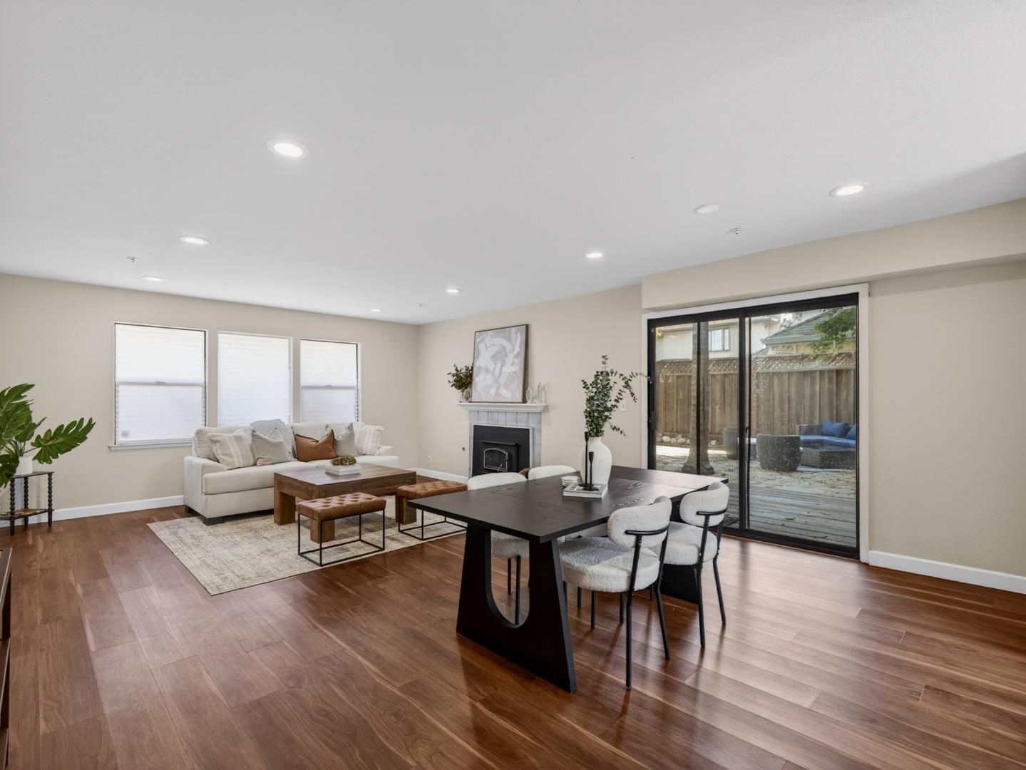 Detail Gallery Image 11 of 46 For 1764 Del Mar Ct, Santa Cruz,  CA 95062 - 3 Beds | 2/1 Baths