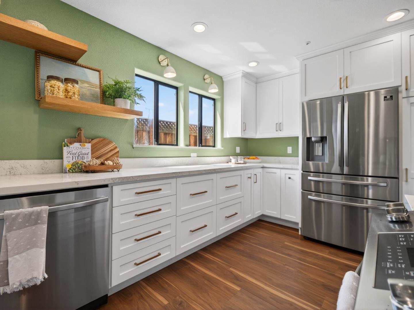 Detail Gallery Image 15 of 46 For 1764 Del Mar Ct, Santa Cruz,  CA 95062 - 3 Beds | 2/1 Baths