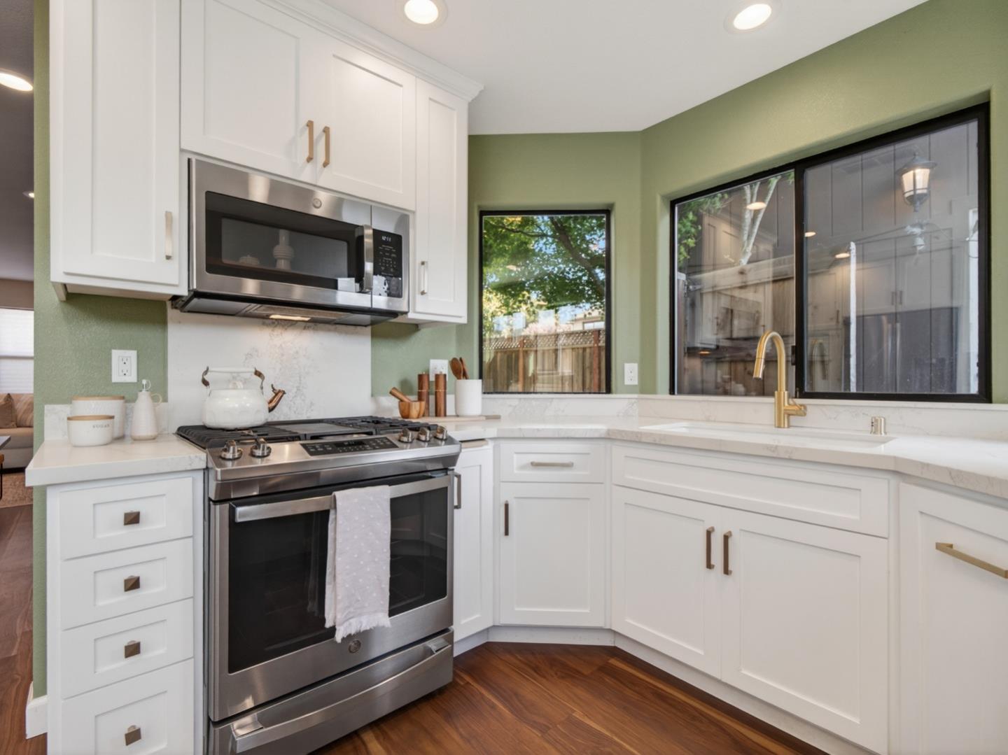 Detail Gallery Image 17 of 46 For 1764 Del Mar Ct, Santa Cruz,  CA 95062 - 3 Beds | 2/1 Baths