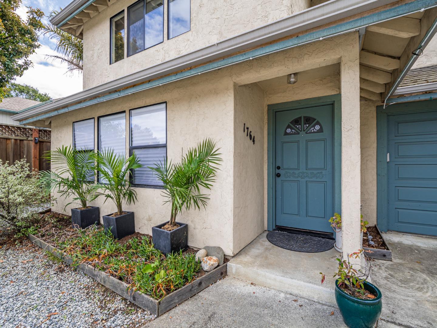 Detail Gallery Image 2 of 46 For 1764 Del Mar Ct, Santa Cruz,  CA 95062 - 3 Beds | 2/1 Baths