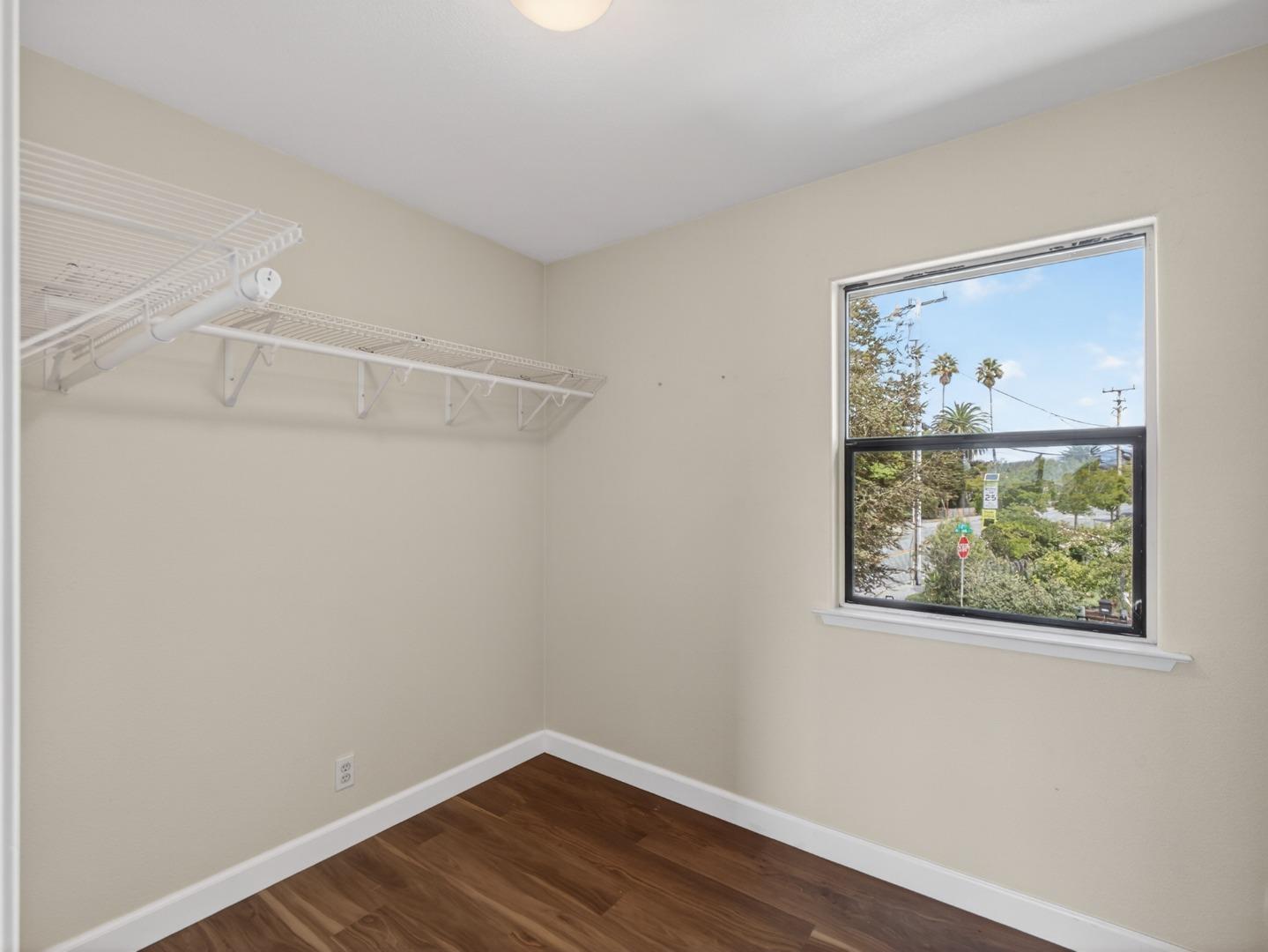 Detail Gallery Image 29 of 46 For 1764 Del Mar Ct, Santa Cruz,  CA 95062 - 3 Beds | 2/1 Baths