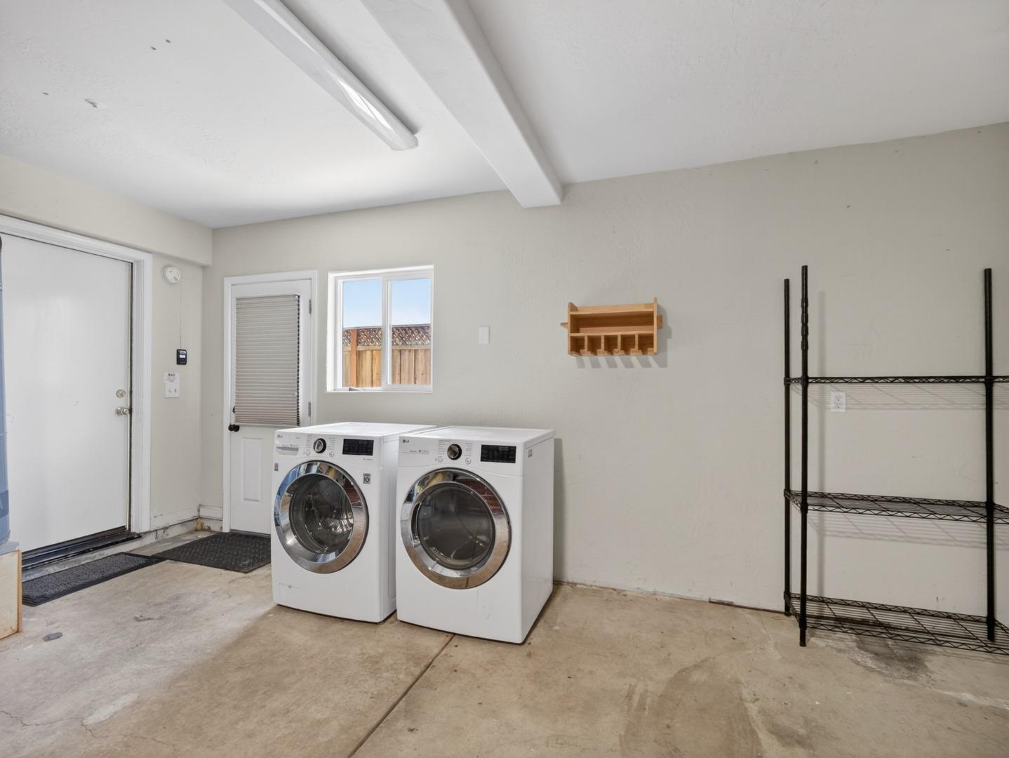 Detail Gallery Image 34 of 46 For 1764 Del Mar Ct, Santa Cruz,  CA 95062 - 3 Beds | 2/1 Baths