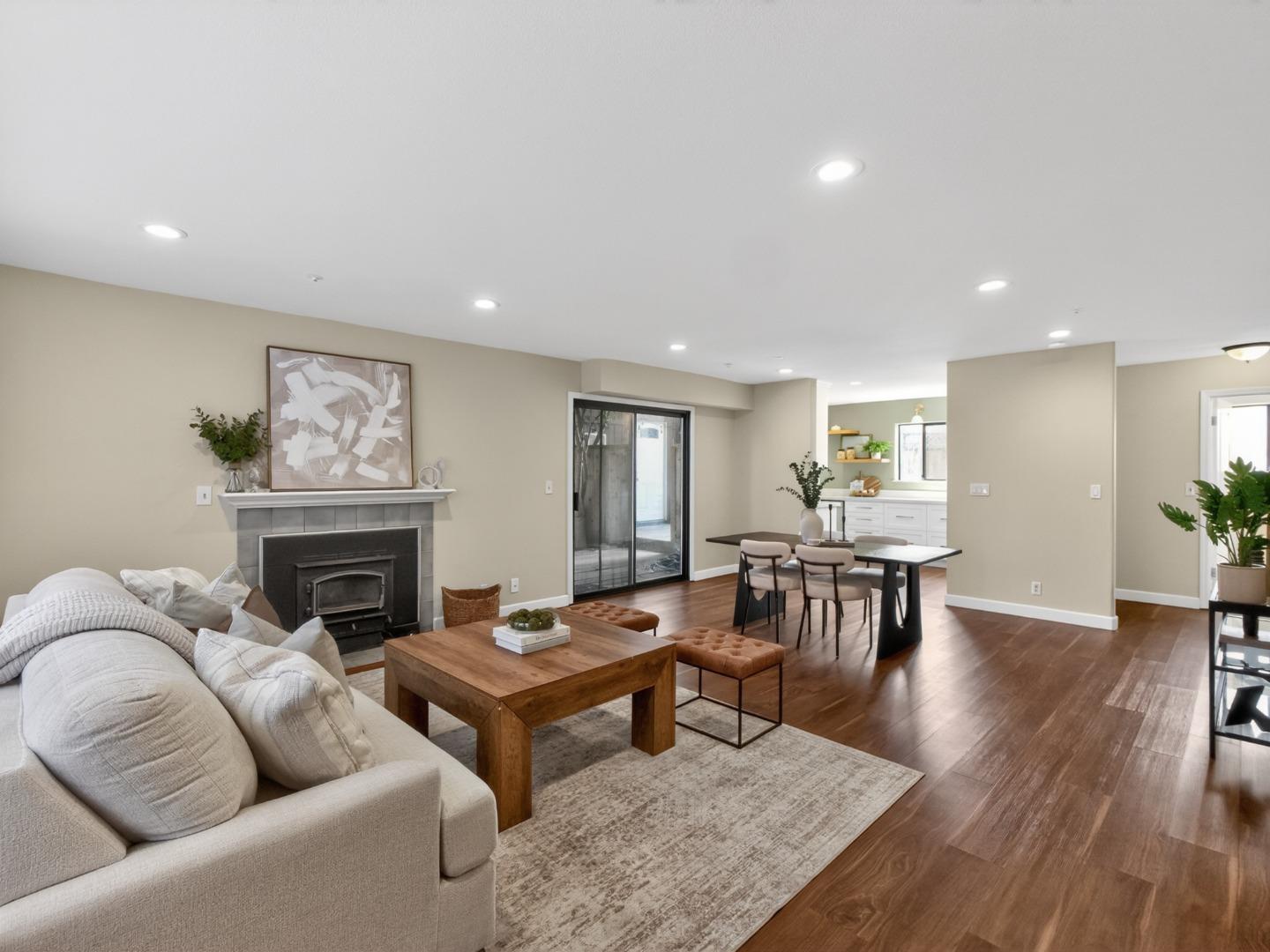 Detail Gallery Image 4 of 46 For 1764 Del Mar Ct, Santa Cruz,  CA 95062 - 3 Beds | 2/1 Baths