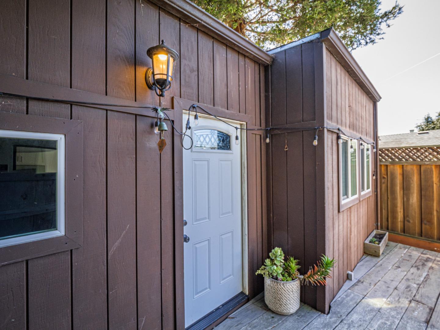 Detail Gallery Image 42 of 46 For 1764 Del Mar Ct, Santa Cruz,  CA 95062 - 3 Beds | 2/1 Baths