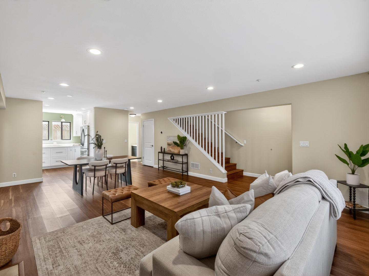Detail Gallery Image 5 of 46 For 1764 Del Mar Ct, Santa Cruz,  CA 95062 - 3 Beds | 2/1 Baths