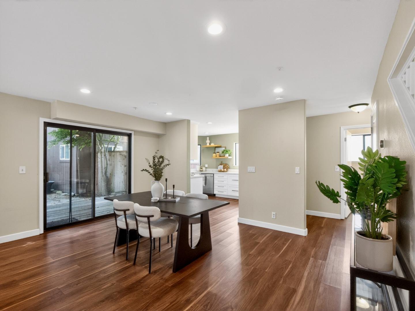 Detail Gallery Image 8 of 46 For 1764 Del Mar Ct, Santa Cruz,  CA 95062 - 3 Beds | 2/1 Baths