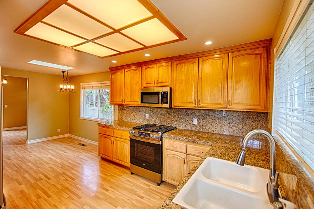 Detail Gallery Image 12 of 40 For 142 Thunderbird Dr, Aptos,  CA 95003 - 3 Beds | 2/1 Baths