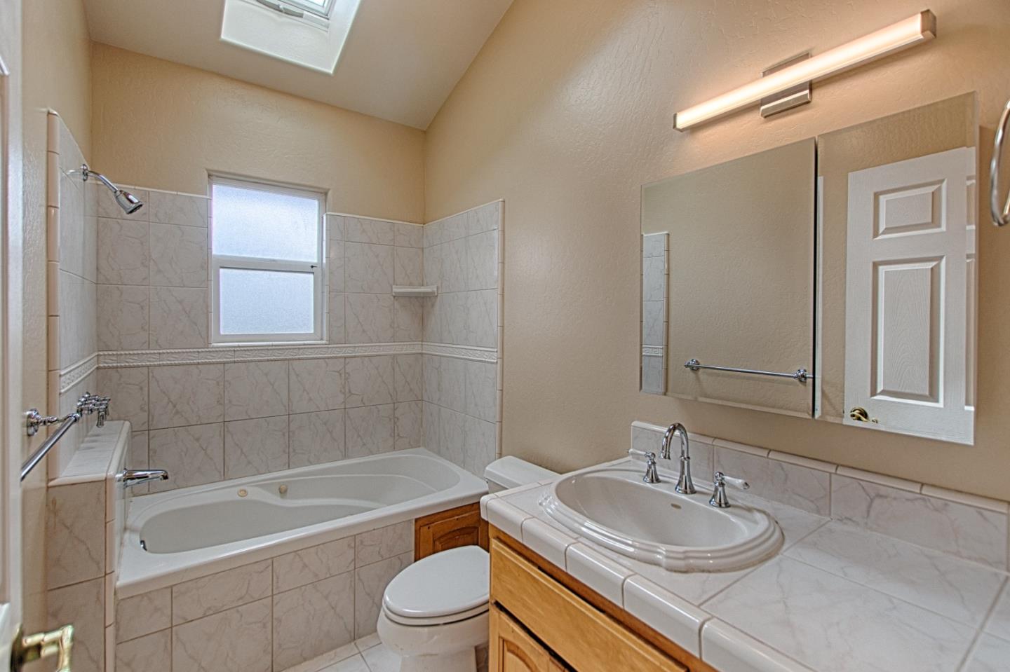 Detail Gallery Image 23 of 40 For 142 Thunderbird Dr, Aptos,  CA 95003 - 3 Beds | 2/1 Baths