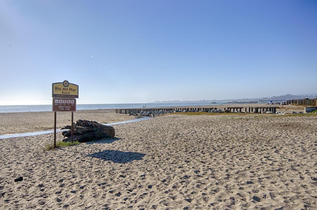 Detail Gallery Image 30 of 40 For 142 Thunderbird Dr, Aptos,  CA 95003 - 3 Beds | 2/1 Baths