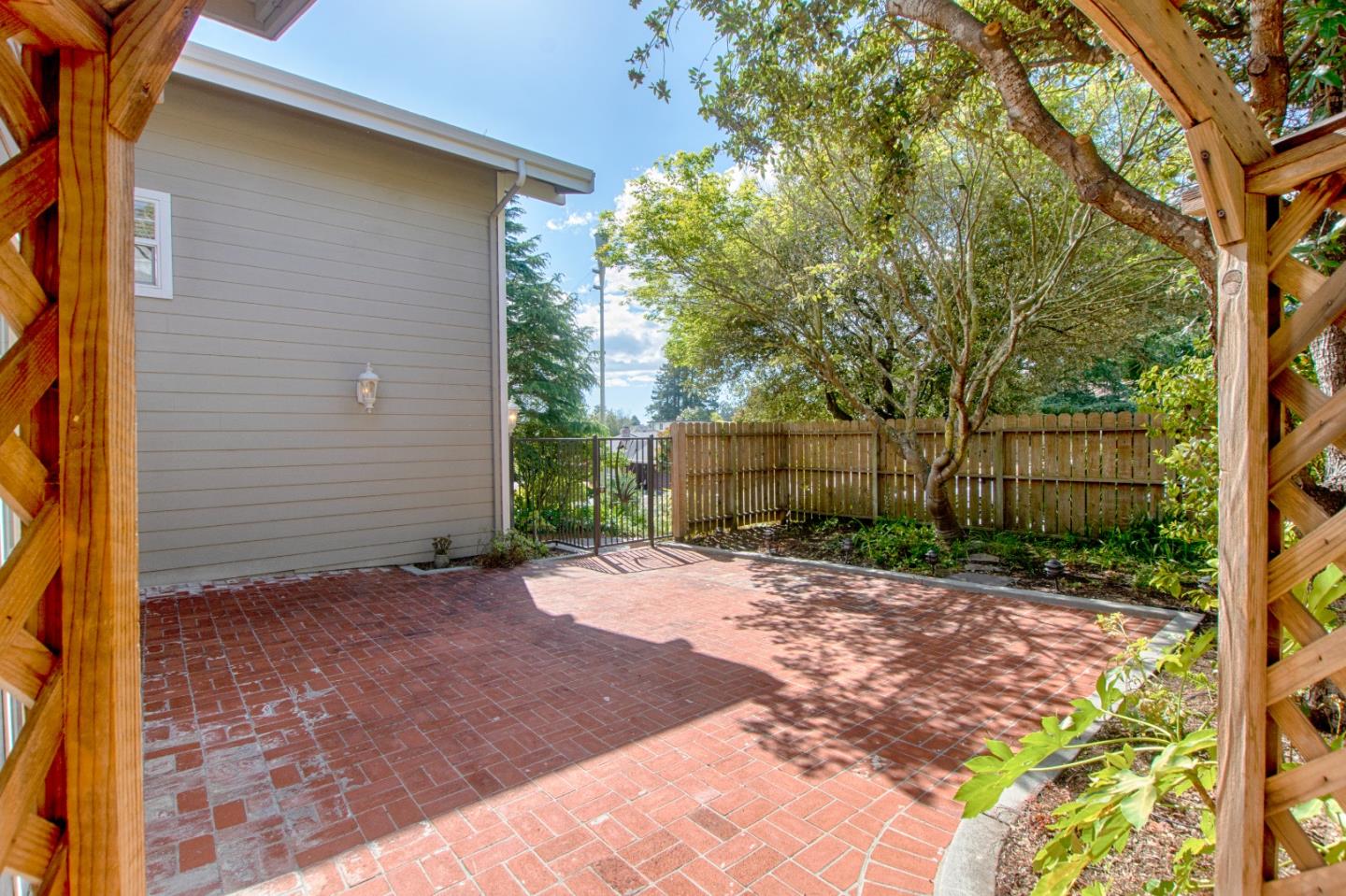 Detail Gallery Image 5 of 40 For 142 Thunderbird Dr, Aptos,  CA 95003 - 3 Beds | 2/1 Baths