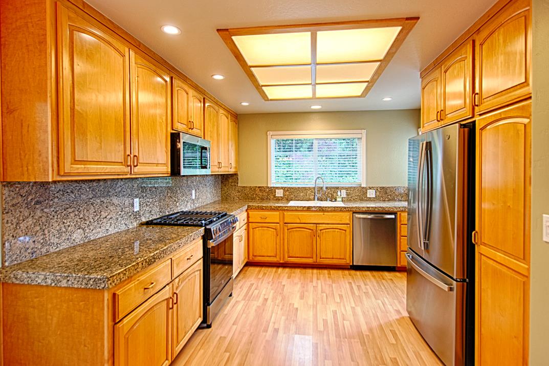 Detail Gallery Image 9 of 40 For 142 Thunderbird Dr, Aptos,  CA 95003 - 3 Beds | 2/1 Baths