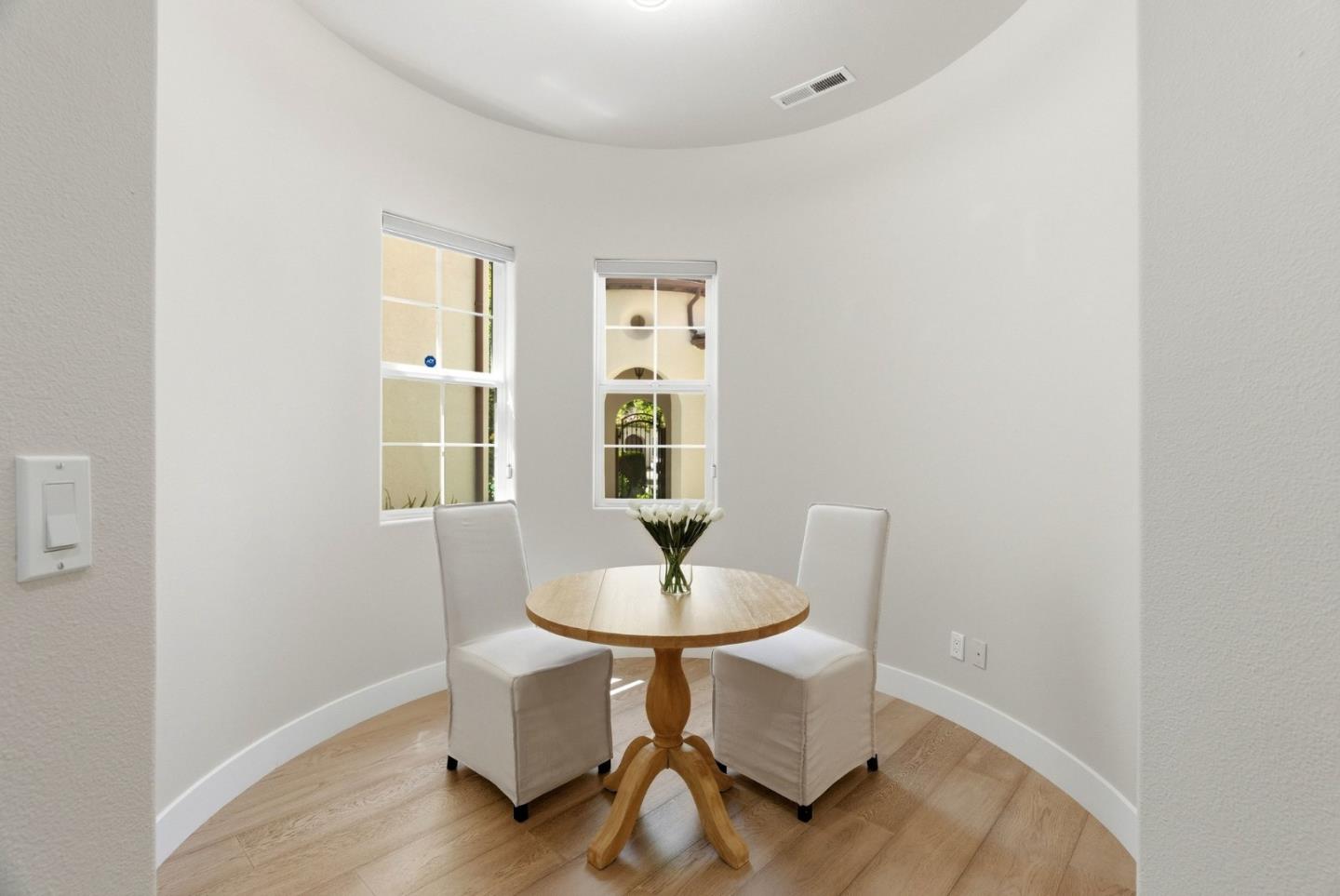 Detail Gallery Image 14 of 53 For 2631 Club Dr, Gilroy,  CA 95020 - 5 Beds | 3/1 Baths