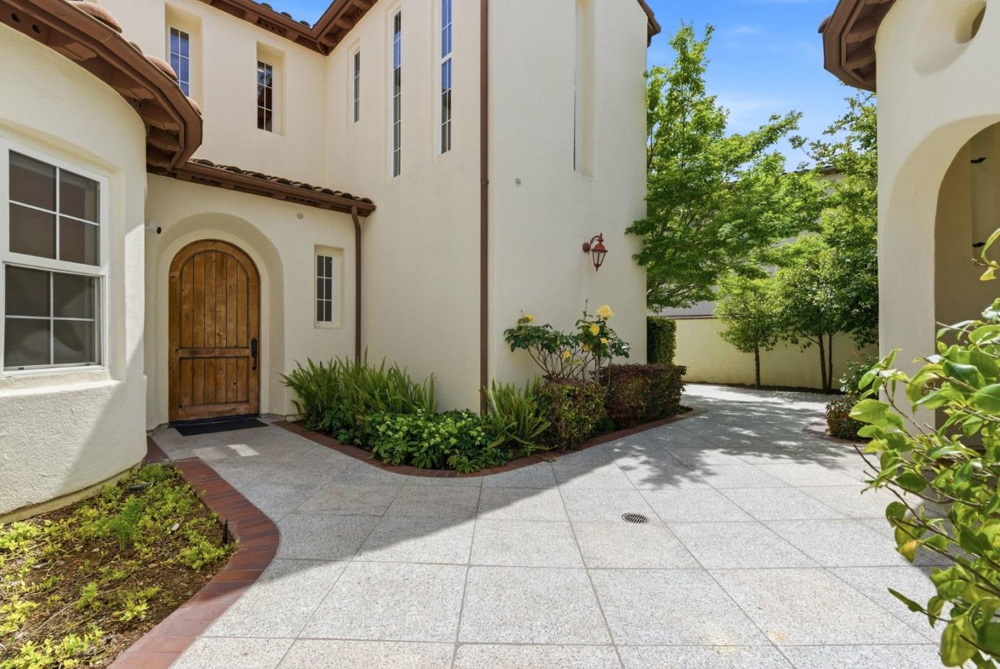 Detail Gallery Image 2 of 53 For 2631 Club Dr, Gilroy,  CA 95020 - 5 Beds | 3/1 Baths