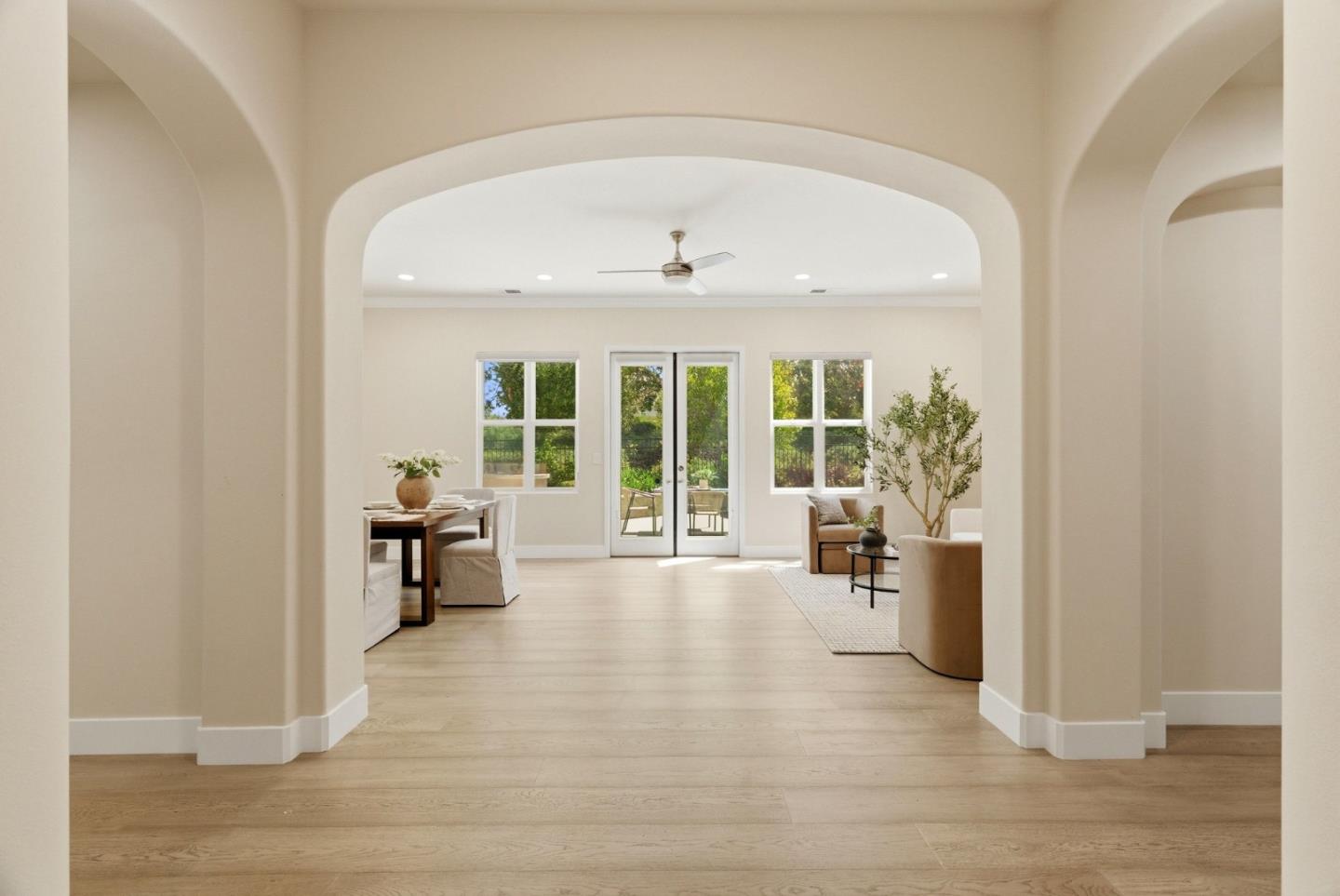 Detail Gallery Image 3 of 53 For 2631 Club Dr, Gilroy,  CA 95020 - 5 Beds | 3/1 Baths