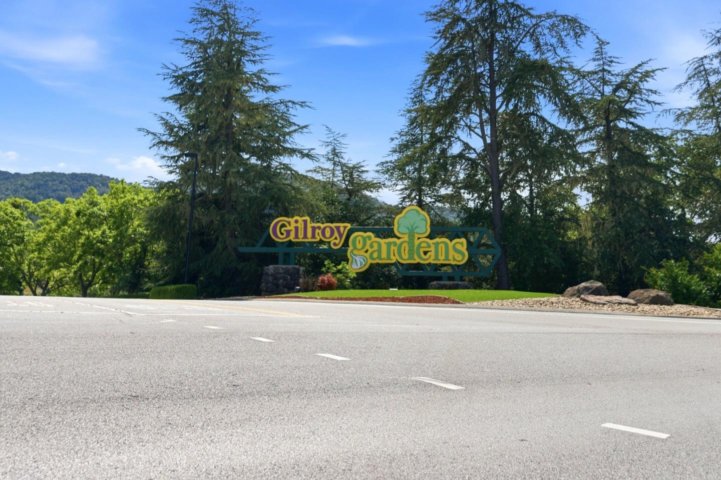 Detail Gallery Image 46 of 53 For 2631 Club Dr, Gilroy,  CA 95020 - 5 Beds | 3/1 Baths