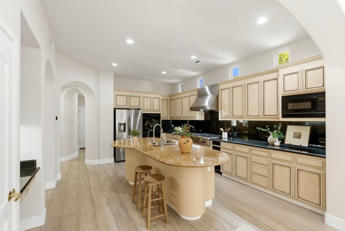 Detail Gallery Image 7 of 53 For 2631 Club Dr, Gilroy,  CA 95020 - 5 Beds | 3/1 Baths