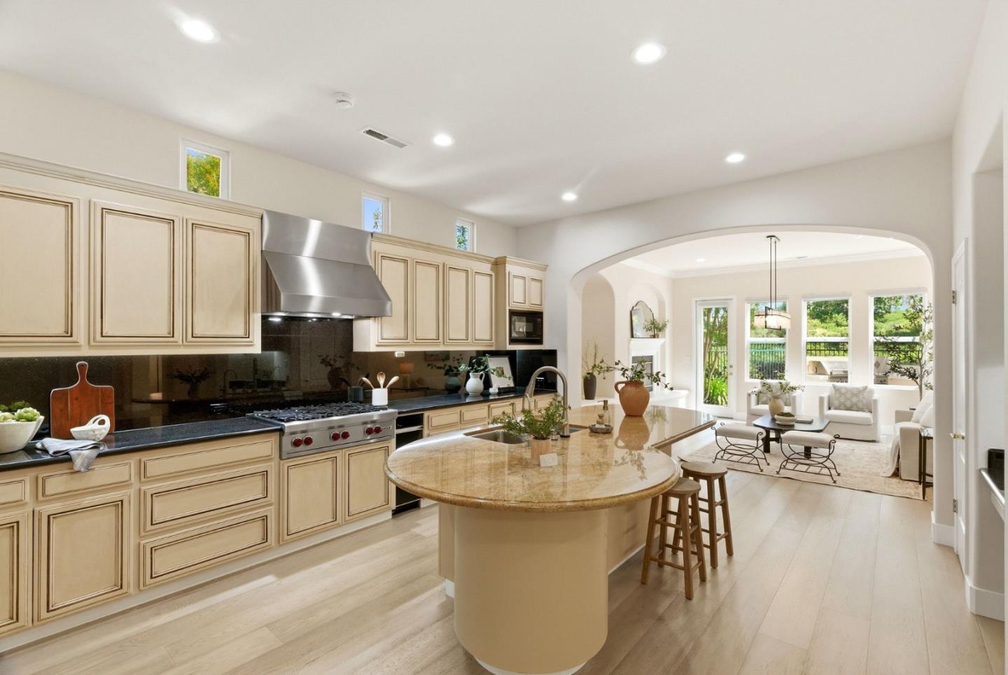 Detail Gallery Image 9 of 53 For 2631 Club Dr, Gilroy,  CA 95020 - 5 Beds | 3/1 Baths