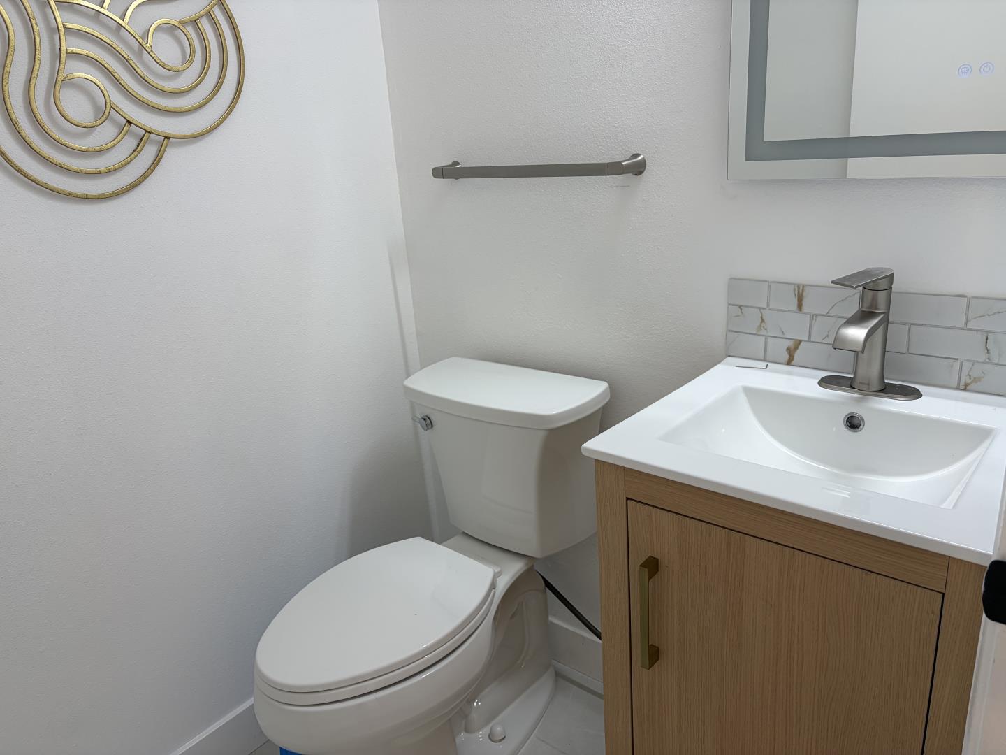 Detail Gallery Image 14 of 17 For 3282 Loma Alta Dr, Santa Clara,  CA 95051 - 4 Beds | 2/1 Baths