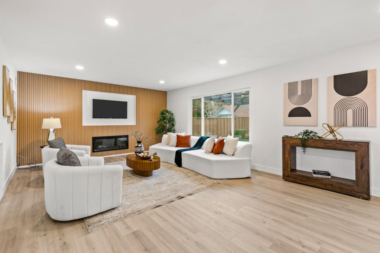 Detail Gallery Image 2 of 17 For 3282 Loma Alta Dr, Santa Clara,  CA 95051 - 4 Beds | 2/1 Baths