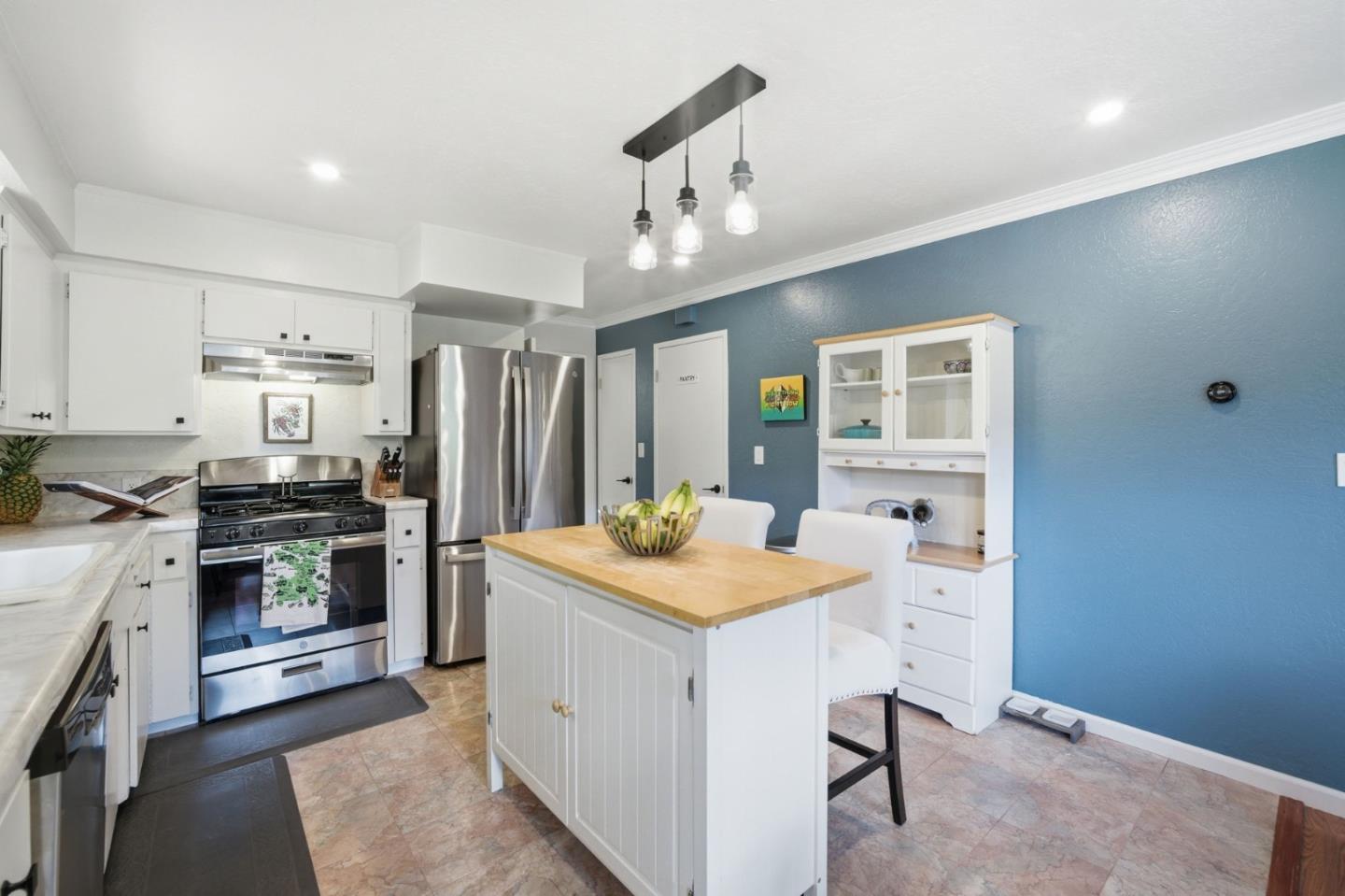 Detail Gallery Image 12 of 55 For 8684 Hihn Rd, Ben Lomond,  CA 95005 - 3 Beds | 2/1 Baths